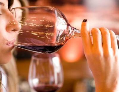 精致的人,從優(yōu)雅的品紅酒開始!